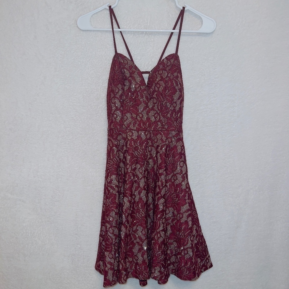 NWT Xtraordinary Gold Mulberry Strappy Lace Fit & Flare Formal Dress size 3